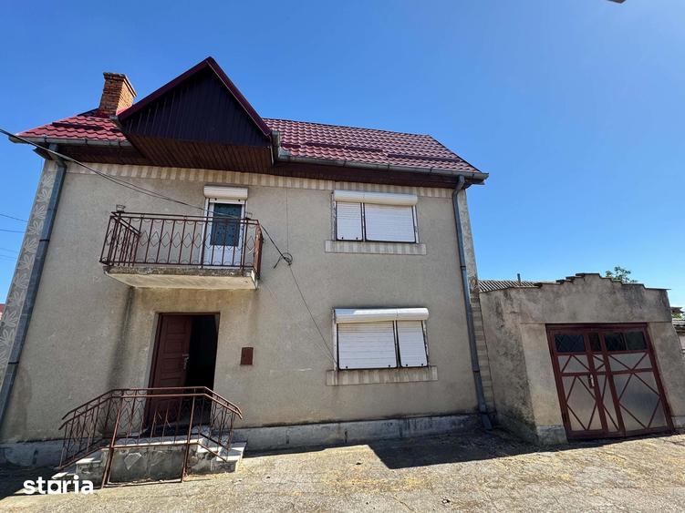 Casă cu 4 camere cu Teren 1440 Mp în Vetiș
