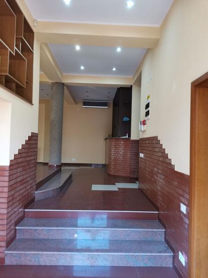 Casă individuală cu 7 camere cu Canalizare în Băneasa