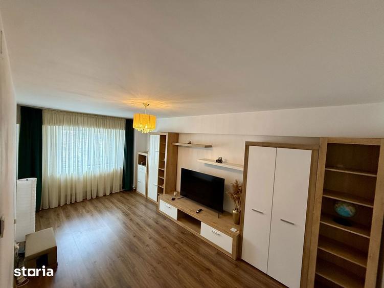 Apartament cu 3 camere decomandat în Micro 12