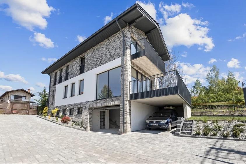 Casă individuală cu 5 camere cu Canalizare în Făget