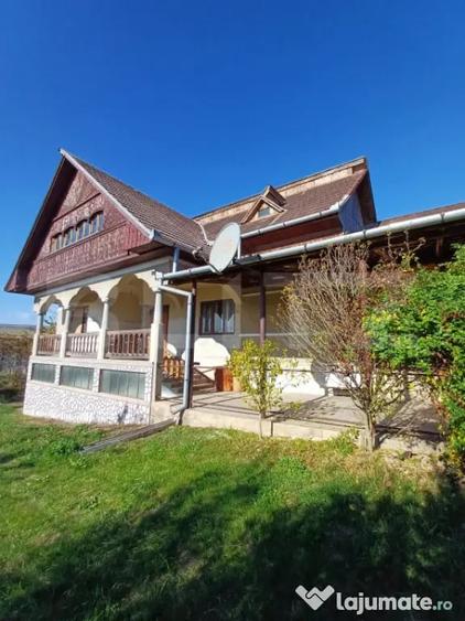 Casă cu 3 camere cu Teren 11508 Mp în Copăceni