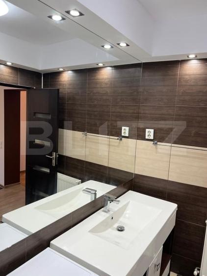 Apartament 3 camere 2 bai -in vila - 80mp  -pivnita si  parcare Central - 8
