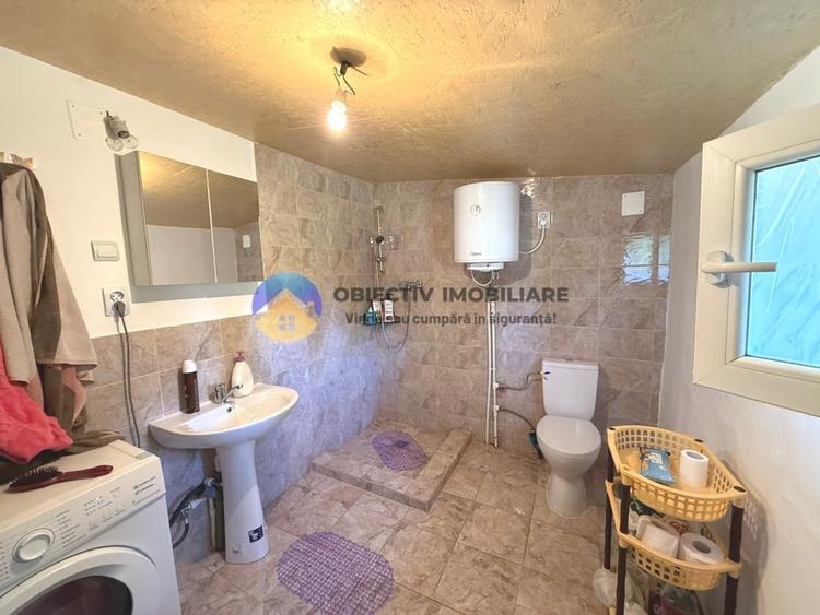 Casă individuală cu 2 camere cu Teren 4500 Mp în Dragomirești