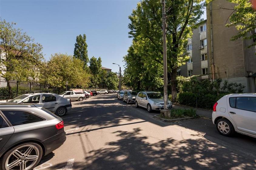 Garsonieră decomandată în Rogerius