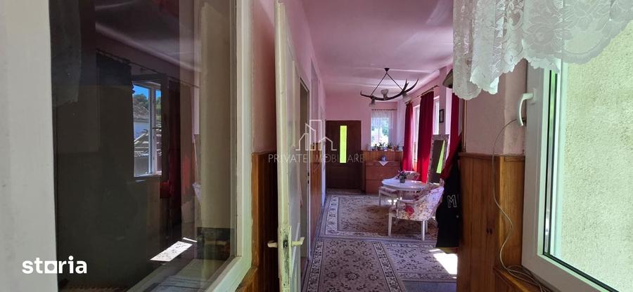 Casă cu 4 camere cu Teren 400 Mp în Central