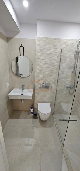 Apartament cu 3 camere decomandat în Bartolomeu