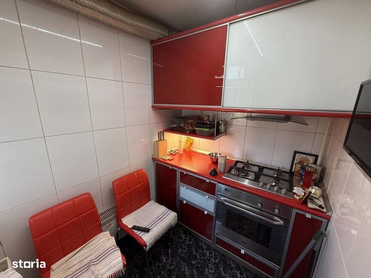 Apartament cu 4 camere decomandat în Central