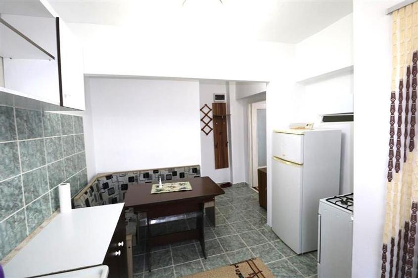 Apartament cu 2 camere semidecomandat în Șagului