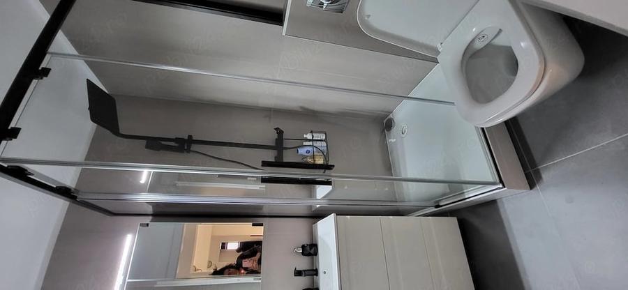 Apartament cu 4 camere decomandat în Aviației
