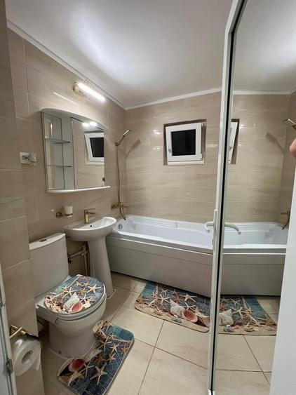 Apartament cu 2 camere decomandat în Școlilor
