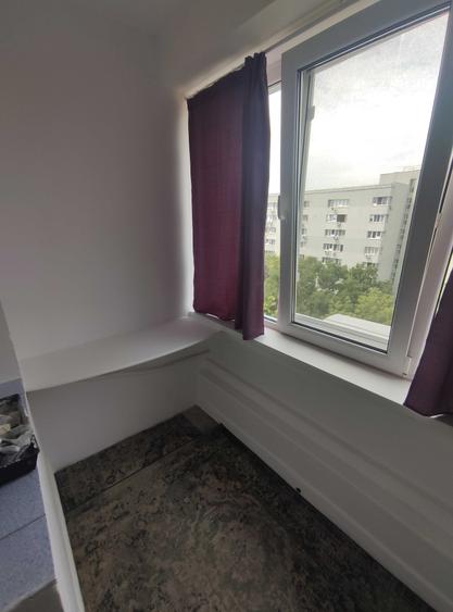 Garsonieră decomandată în Titan