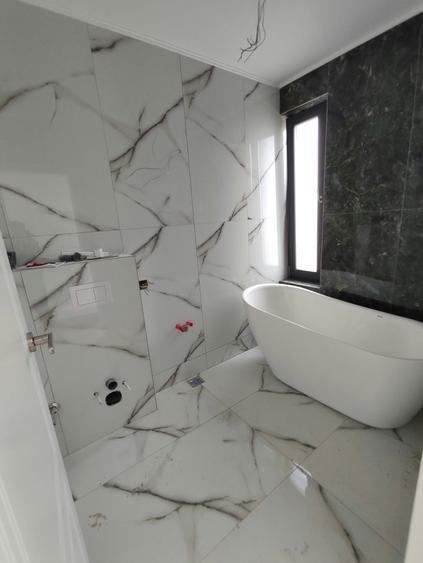 Casă individuală cu 4 camere cu Canalizare în Gulia