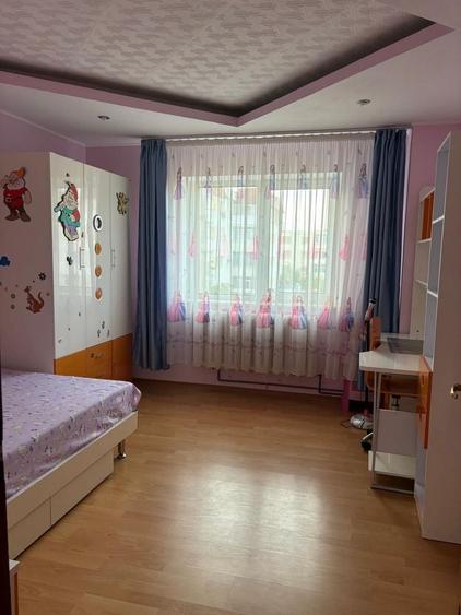Apartament cu 4 camere în Ultracentral