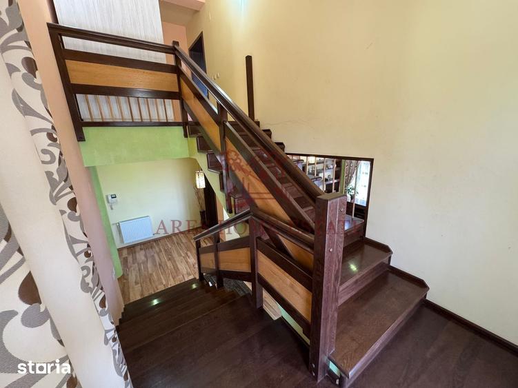Casă cu 6 camere cu Teren 947 Mp în Giarmata