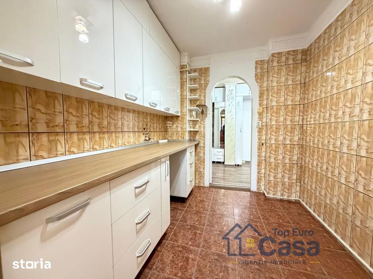 Apartament cu 2 camere decomandat în Central