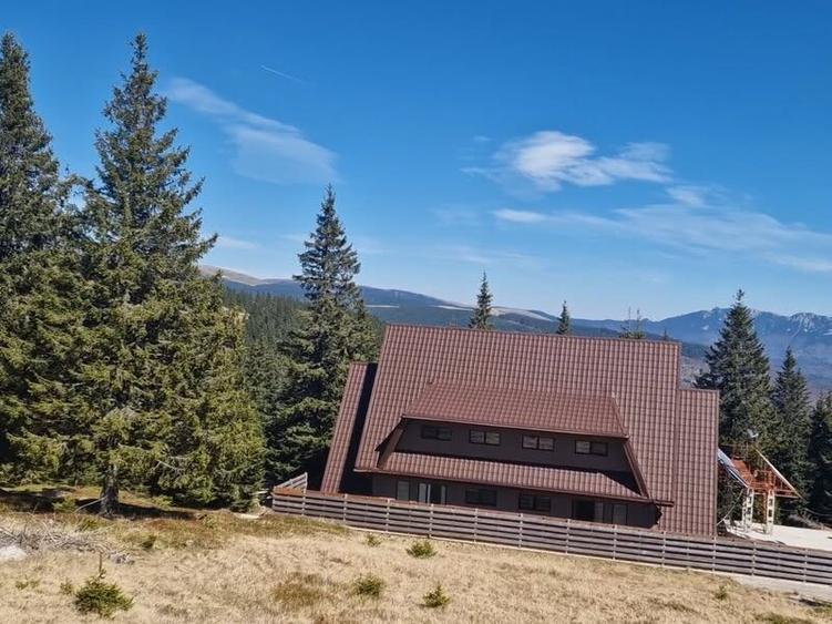 Duplex cu 5 camere cu Teren 1000 Mp în Central