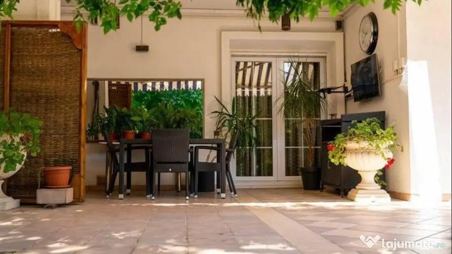 Casă cu 1 camere cu Teren 2800 Mp în Ferme