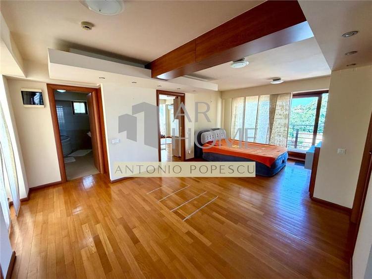 Casă individuală cu 4 camere cu Piscina în Central