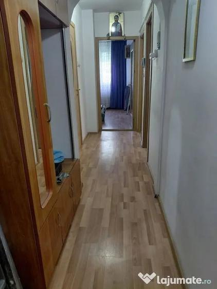 Apartament cu 2 camere decomandat în Micro 19