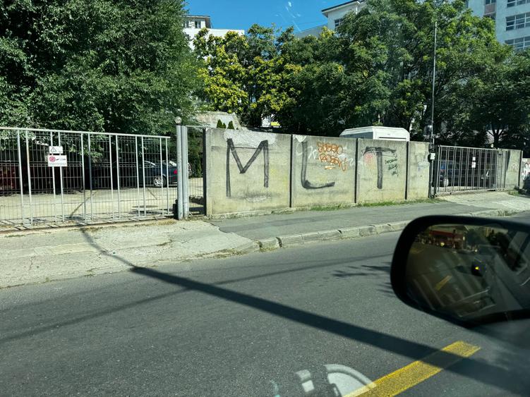 Teren Construcții intravilan de 697 mp, în 1 Mai
