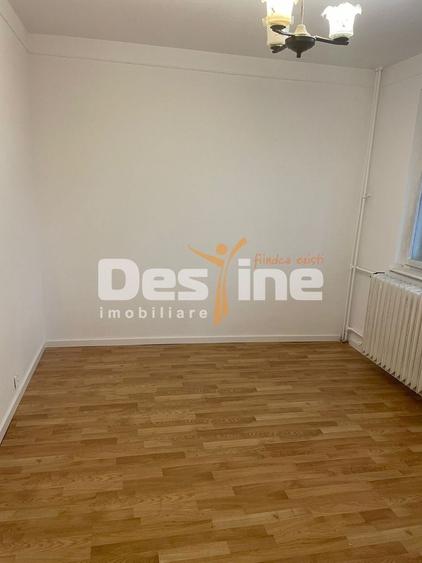 Apartament cu 3 camere semidecomandat în Drumul Taberei