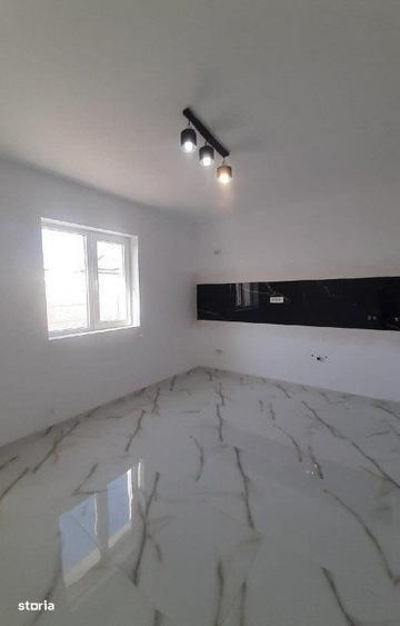 Casă cu 4 camere în Vârteju