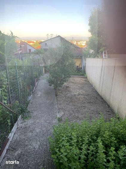 Casă cu 5 camere cu Teren 262 Mp în Central
