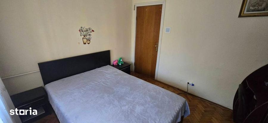 Apartament cu 2 camere decomandat în Craiovița Nouă