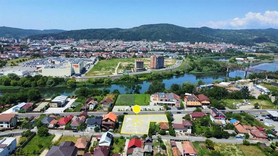 Spațiu comercial, în Căzănești (Râmnicu Vâlcea)