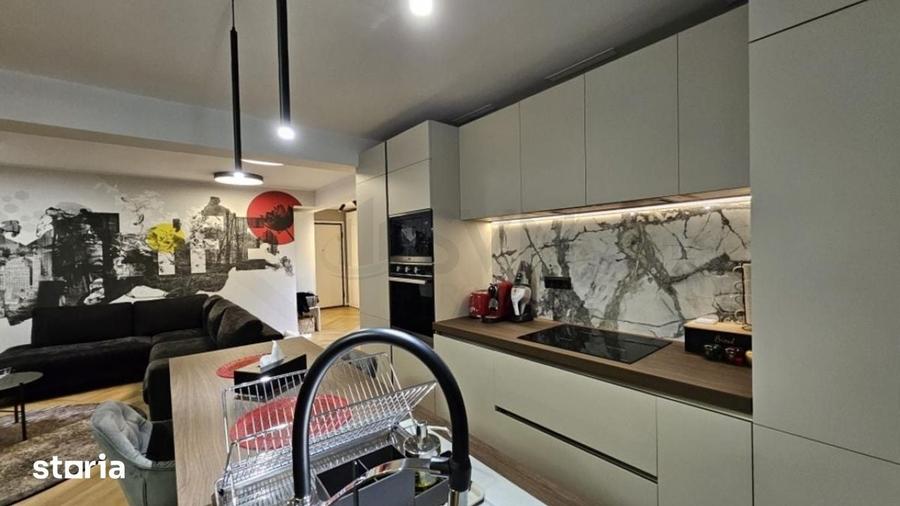 Apartament cu 4 camere, mobilat în Central