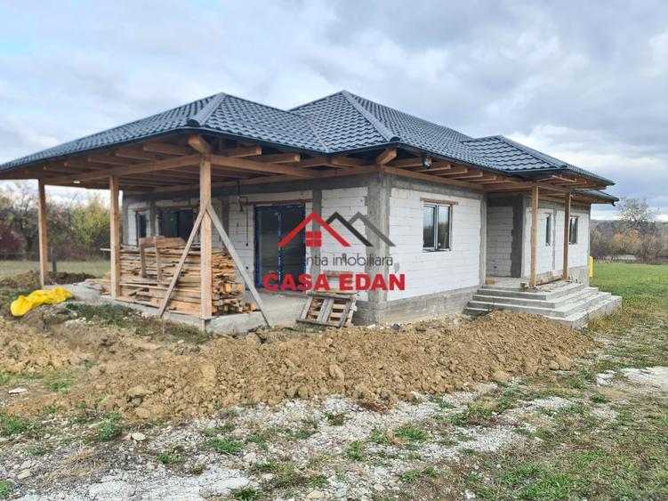 Casă individuală cu 5 camere cu Teren 5034 Mp în Câmpina