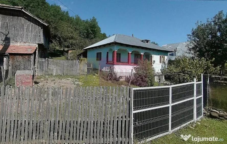 Casă cu 3 camere cu Teren 3410 Mp în Aluniș