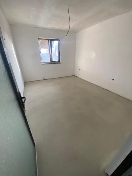 Casă cu 4 camere în Șendreni