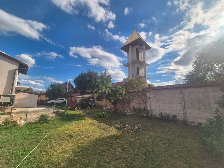 Casă individuală cu 3 camere cu Canalizare în Central