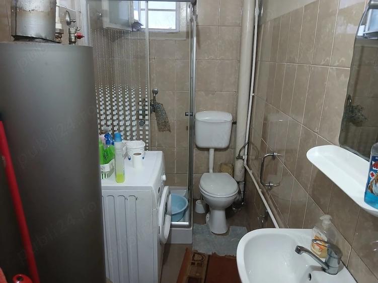 Casă cu 3 camere cu Teren 420 Mp în Central