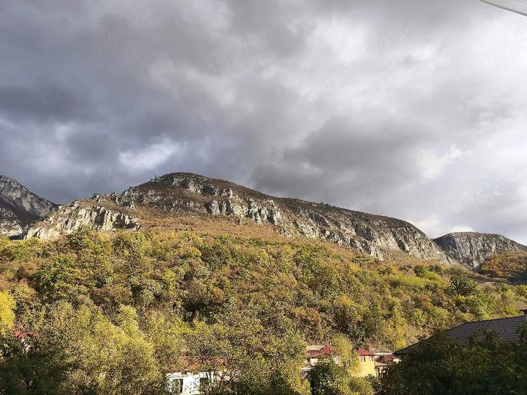 Casă cu Teren 300 Mp în Central