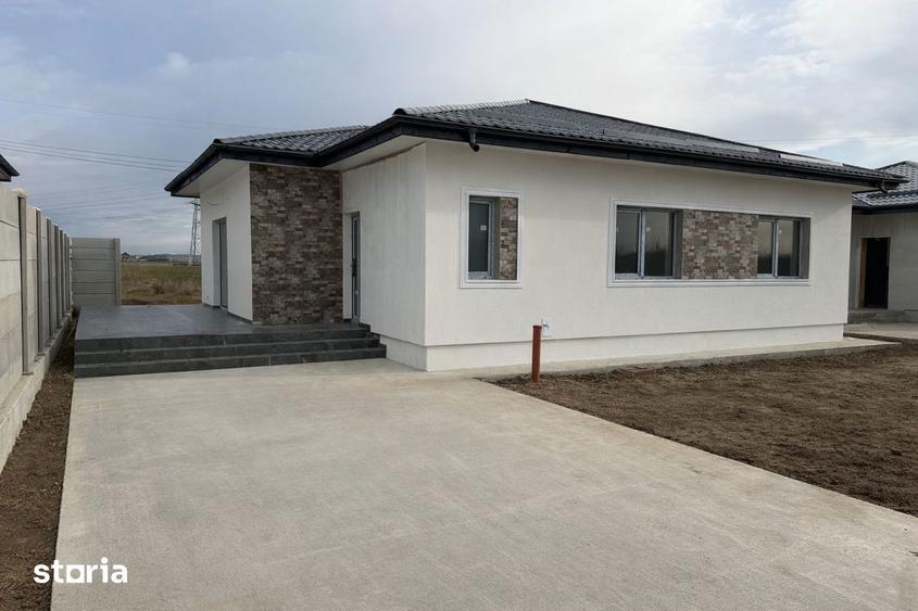 Casă cu 4 camere cu Teren 350 Mp în Clinceni
