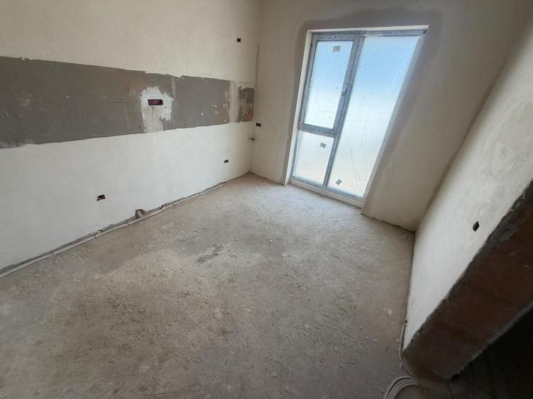 Duplex cu 4 camere cu Canalizare în Central