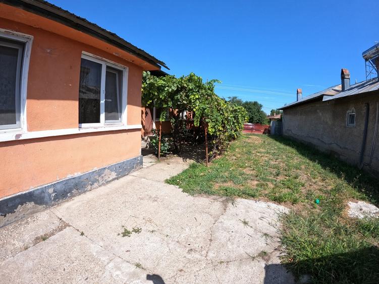 Casă individuală cu 6 camere cu Garaj în Slobozia