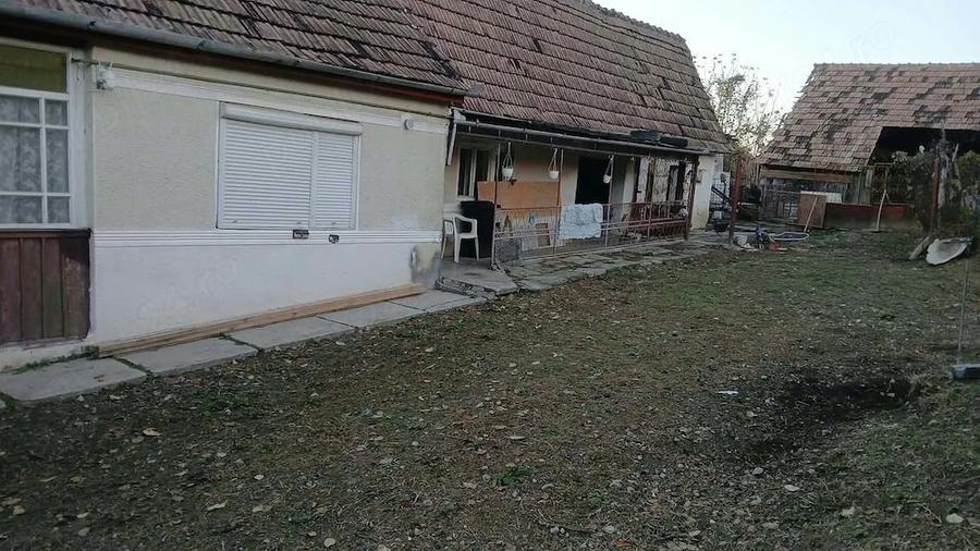 Casă cu 3 camere cu Teren 2086 Mp în Feisa