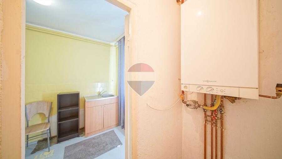 Apartament cu 2 camere semidecomandat în Calea București