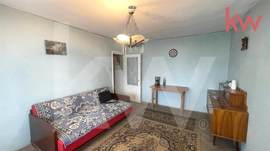Apartament cu 2 camere semidecomandat, mobilat în Craiovița Nouă