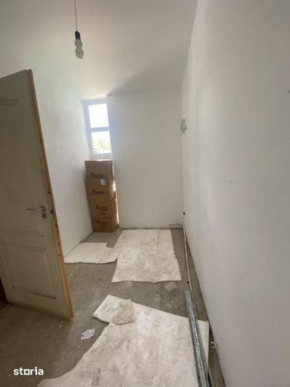 Spațiu comercial, de 60 mp, în Craiovița Nouă