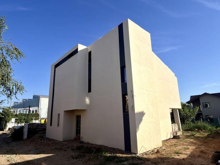 Casă cu 4 camere în Chiajna