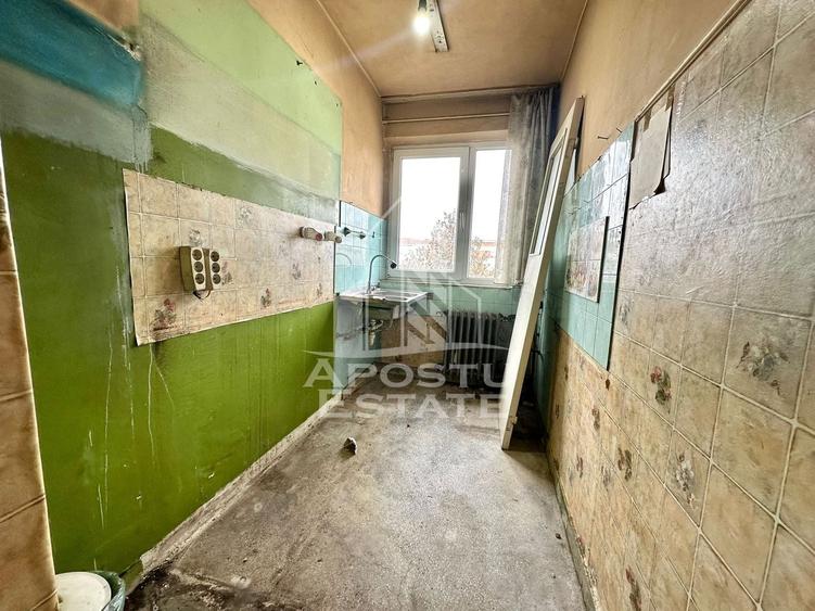 Apartament cu 3 camere semidecomandat în Șagului