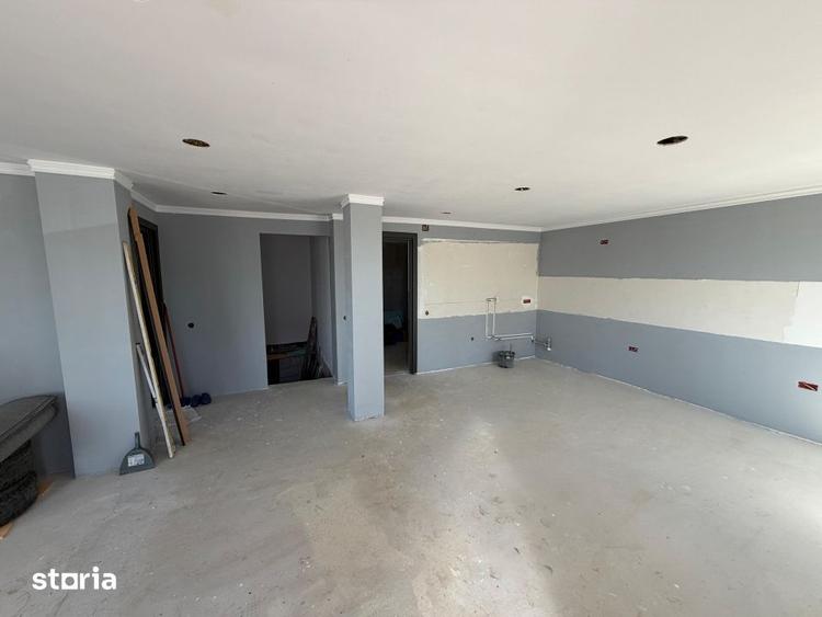 Casă cu 3 camere cu Teren 274 Mp în Zăvoi