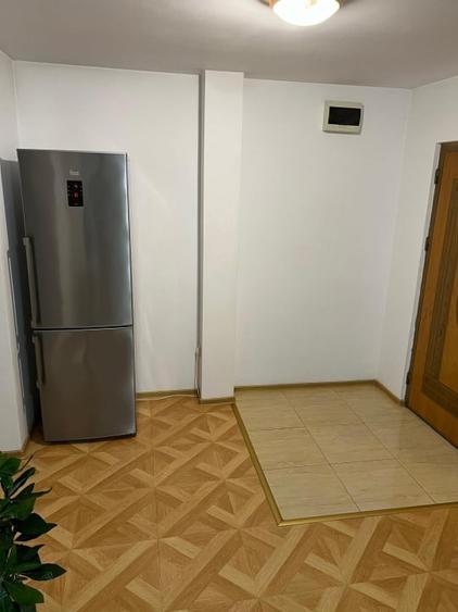 Apartament cu 2 camere decomandat, mobilat în E3