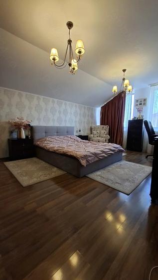 Apartament cu 4 camere decomandat în Central