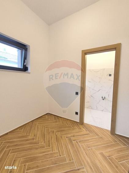 Casă cu 4 camere în Mărăști