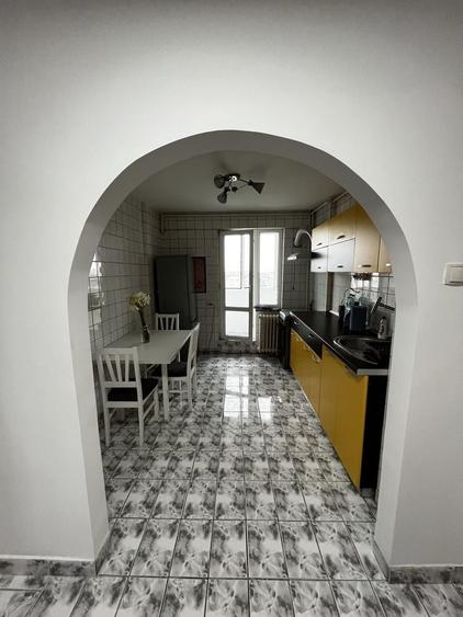 Apartament cu 3 camere decomandat în Militari
